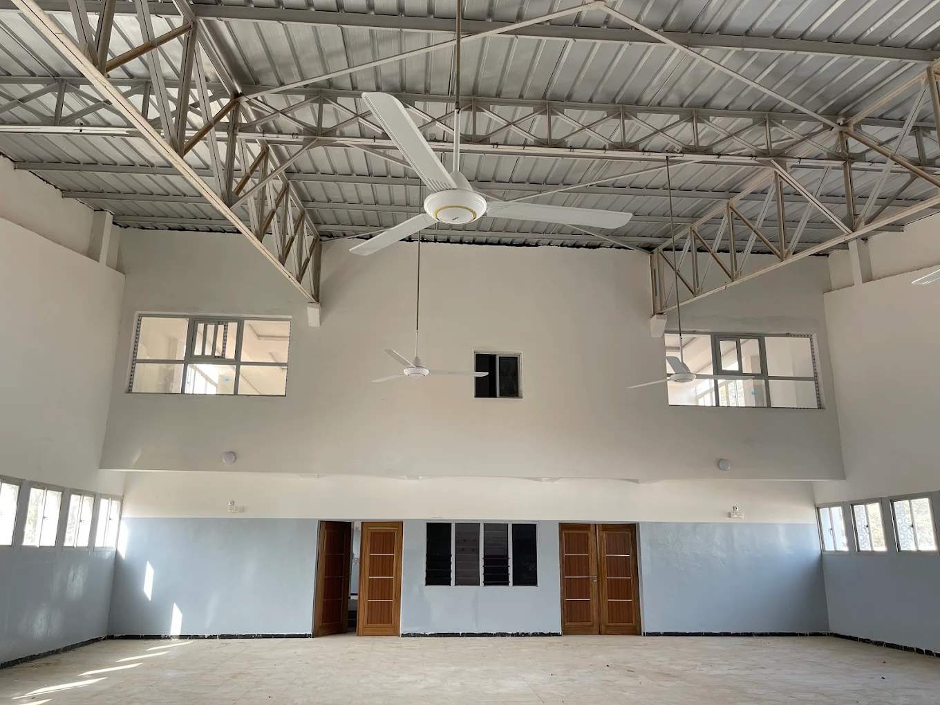 Grande salle – charpente métallique